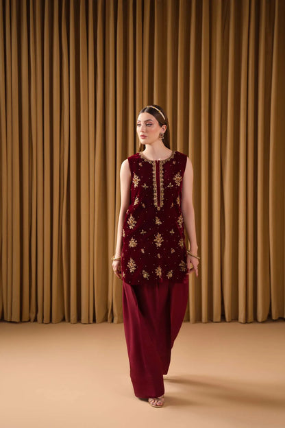 Freeshia formal farshi shalwar by Uzman Yasen