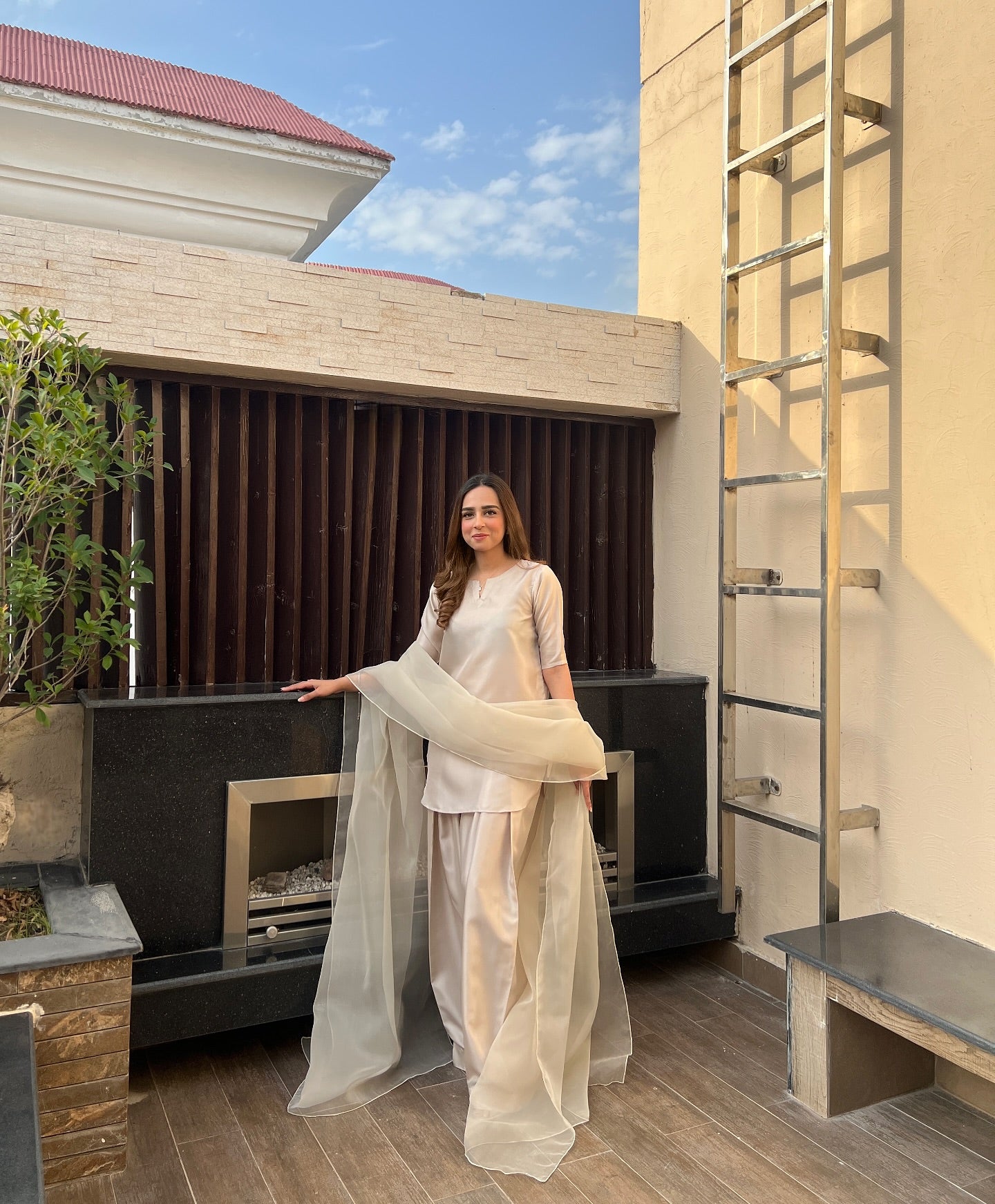 Off White Farshi
